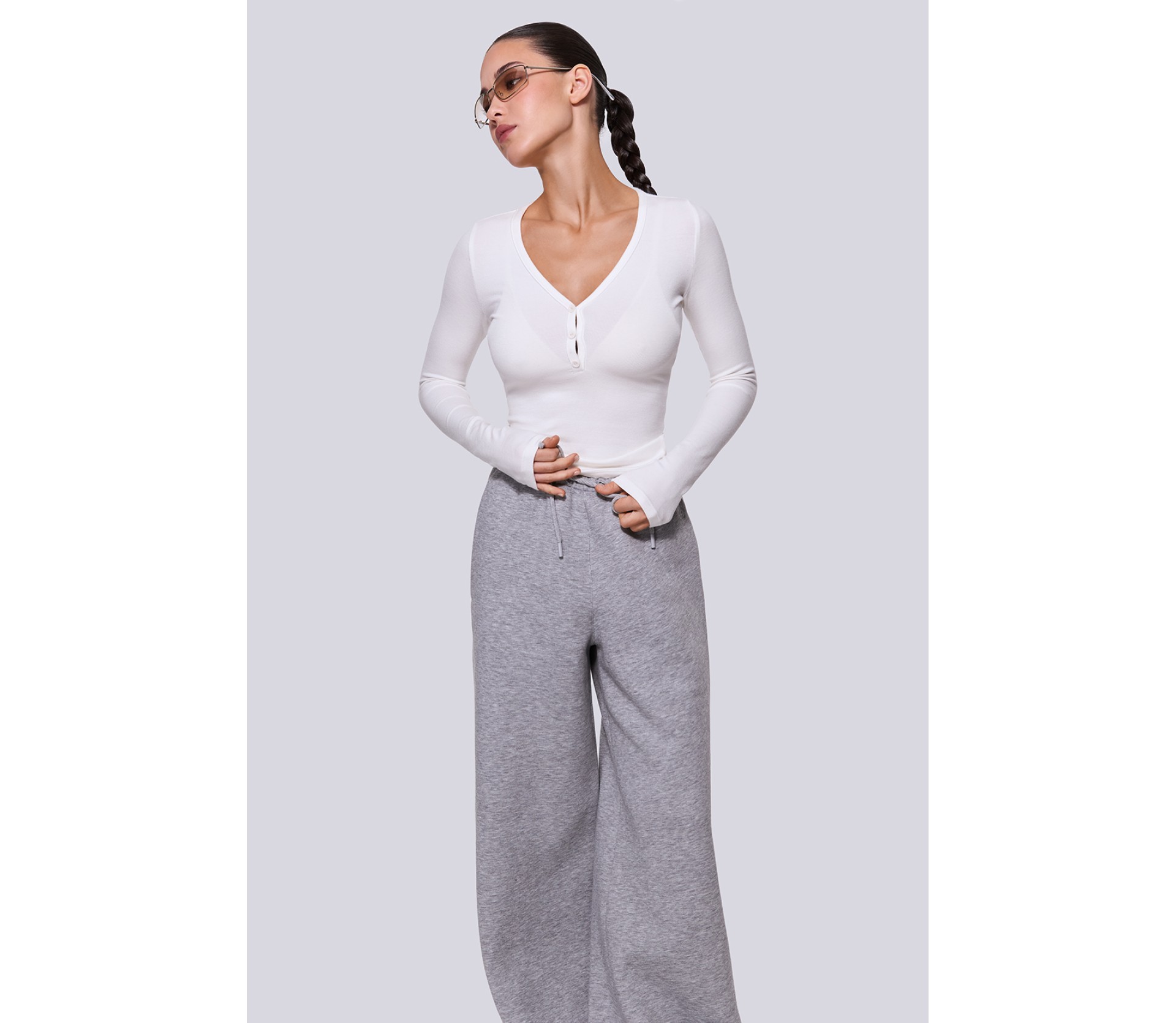 ТОП ІЗ V-ПОДІБНИМ ВИРІЗОМ