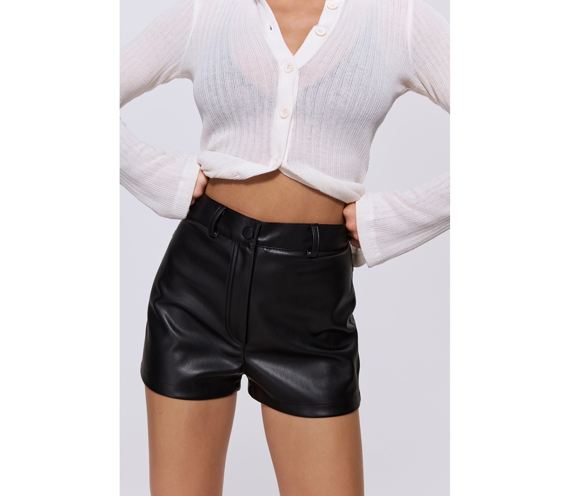 ШОРТИ З ЕКОШКІРИ