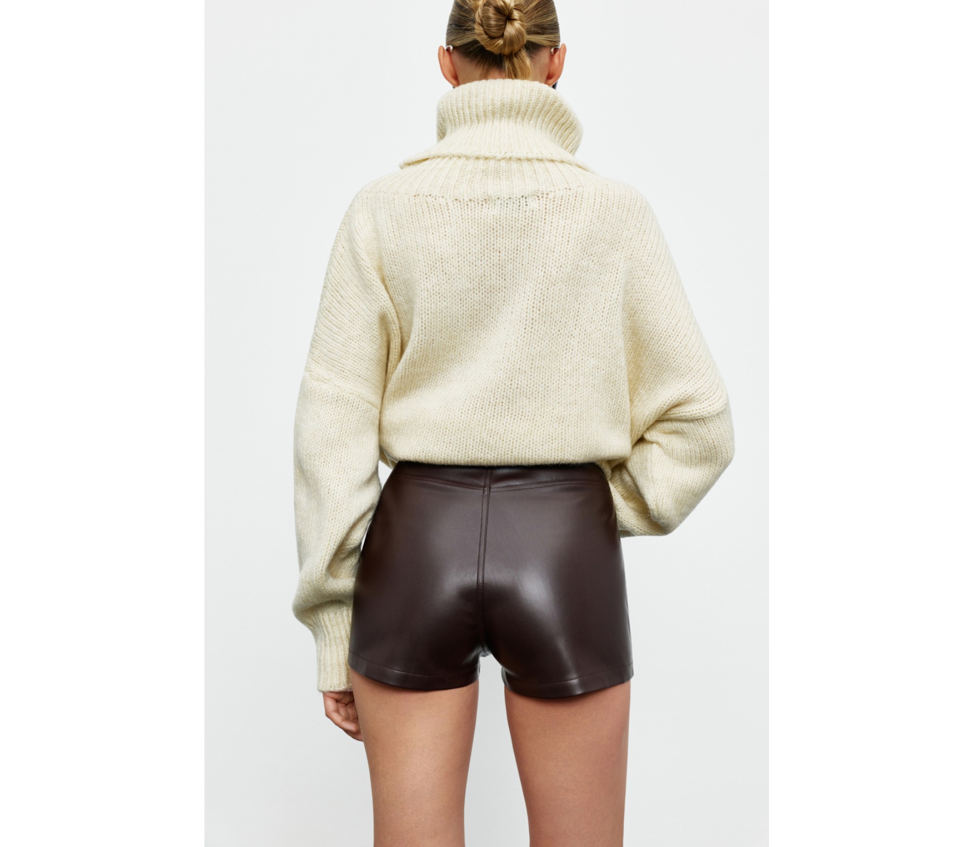 ШОРТИ З ЕКОШКІРИ