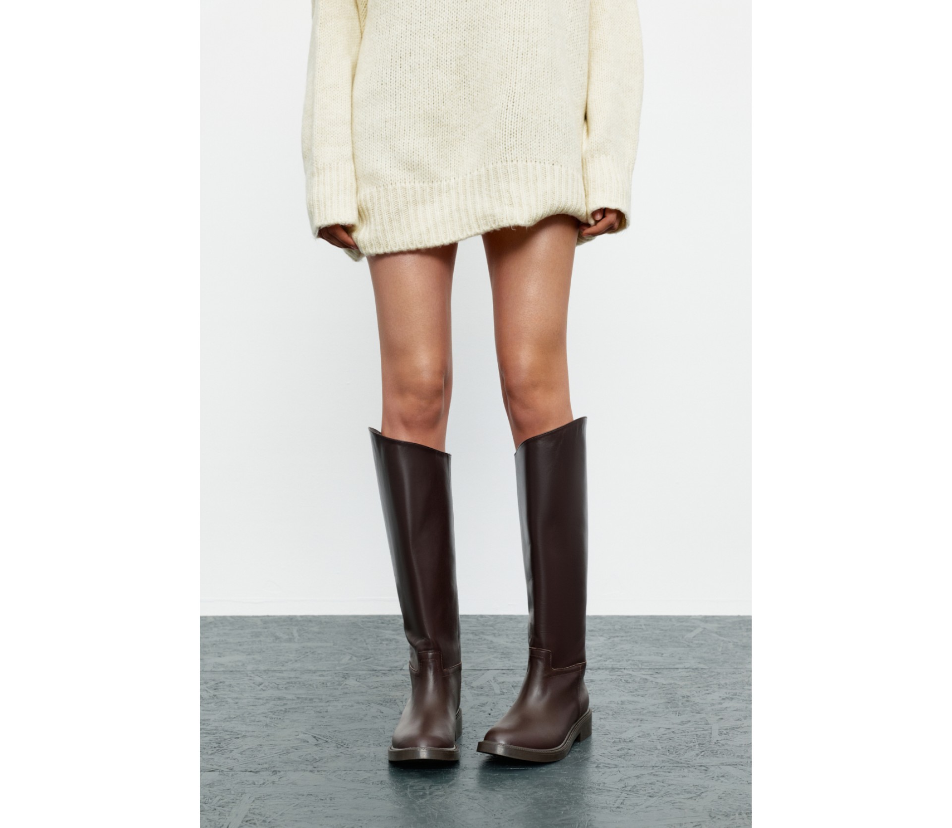 ЧОБОТИ АСИМЕТРИЧНІ