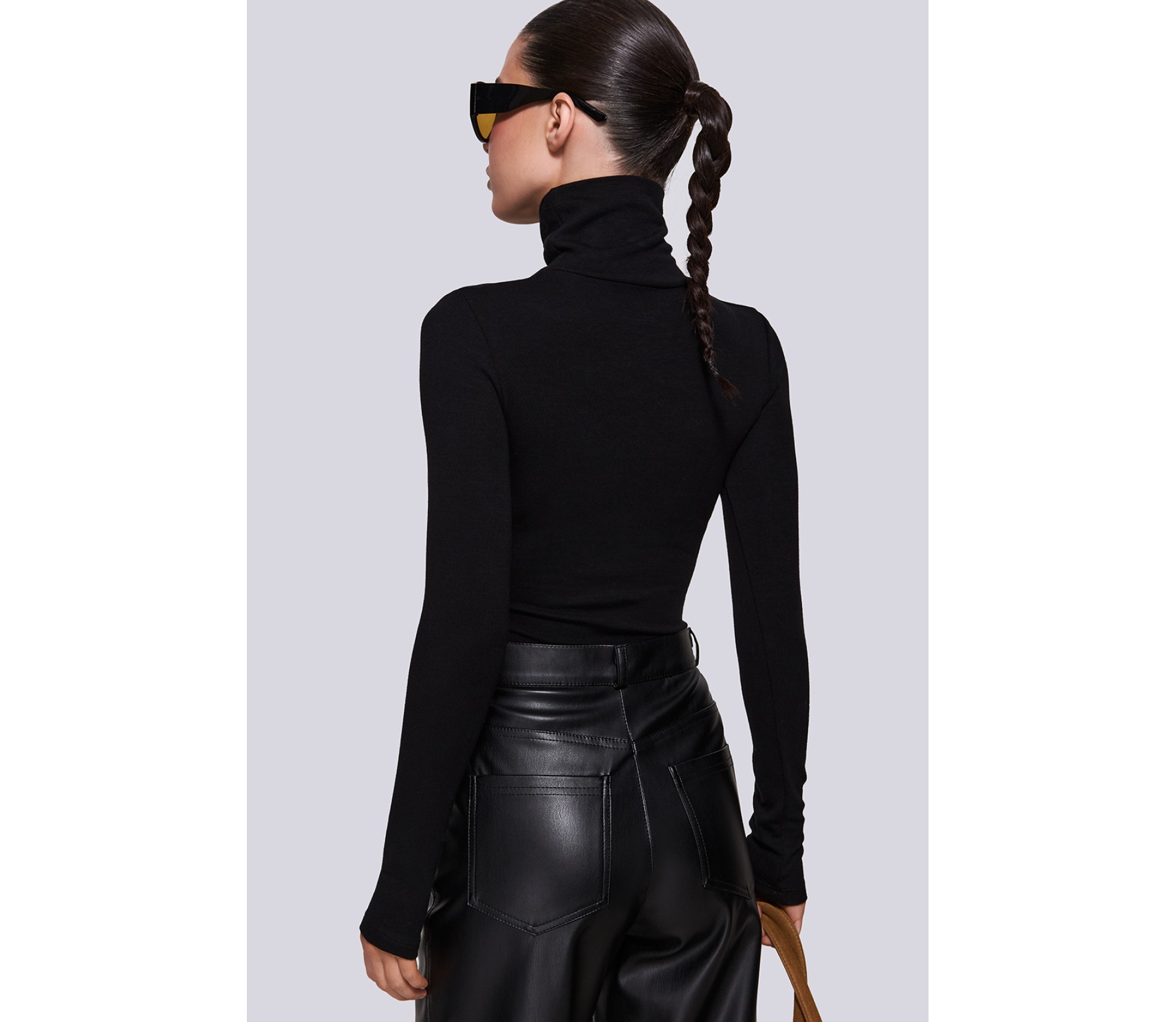 БОДІ З ВИСОКИМ КОМІРОМ