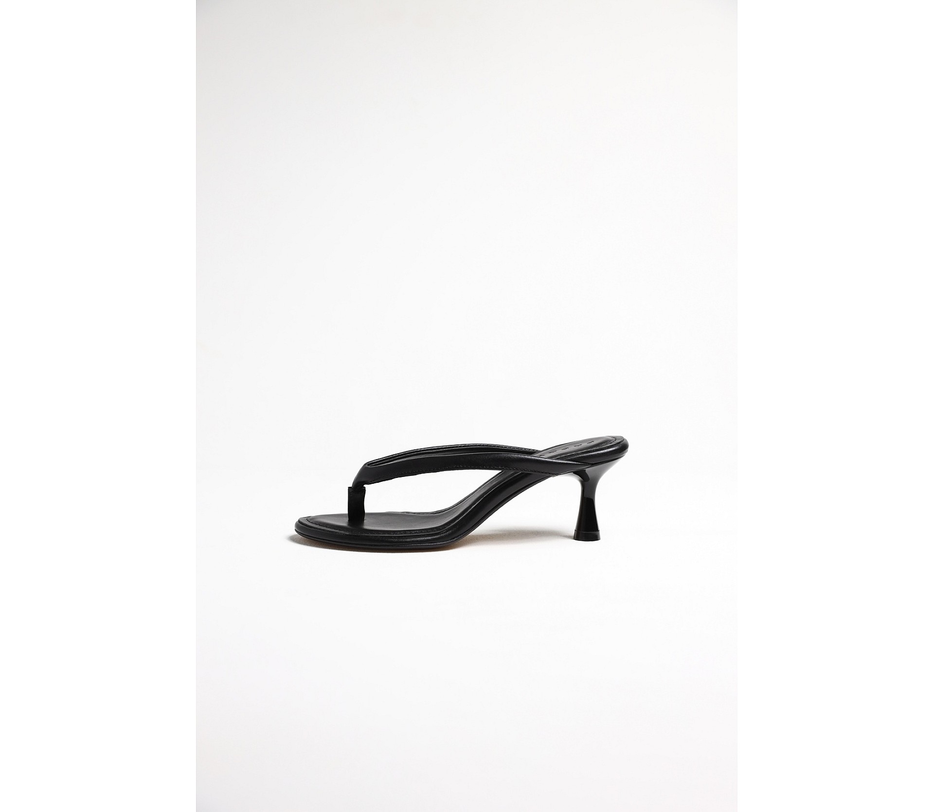 МЮЛІ НА НИЗЬКИХ ПІДБОРАХ