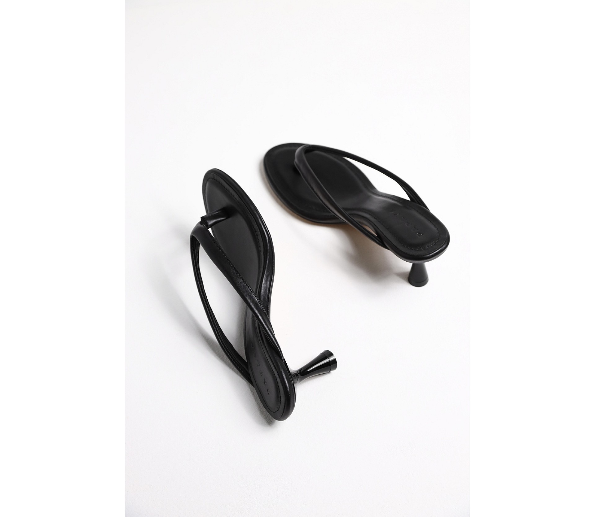 МЮЛІ НА НИЗЬКИХ ПІДБОРАХ