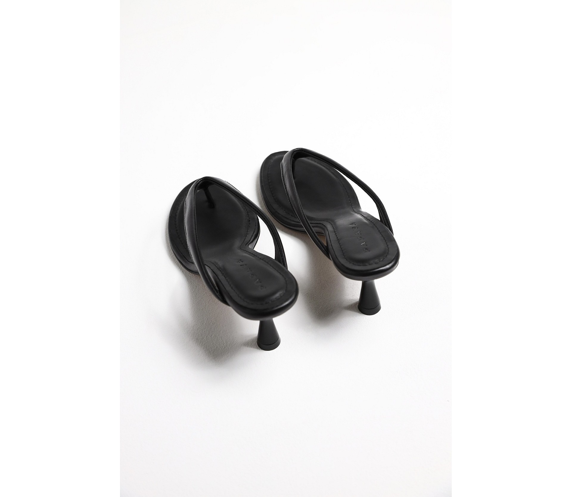 МЮЛІ НА НИЗЬКИХ ПІДБОРАХ