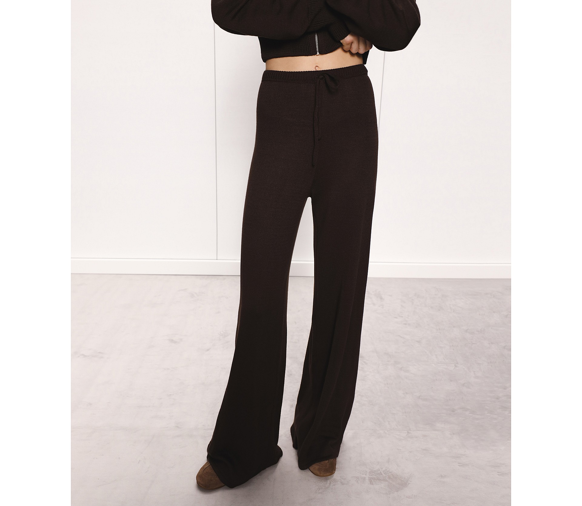 ШТАНИ З ТОНКОЇ В'ЯЗКИ