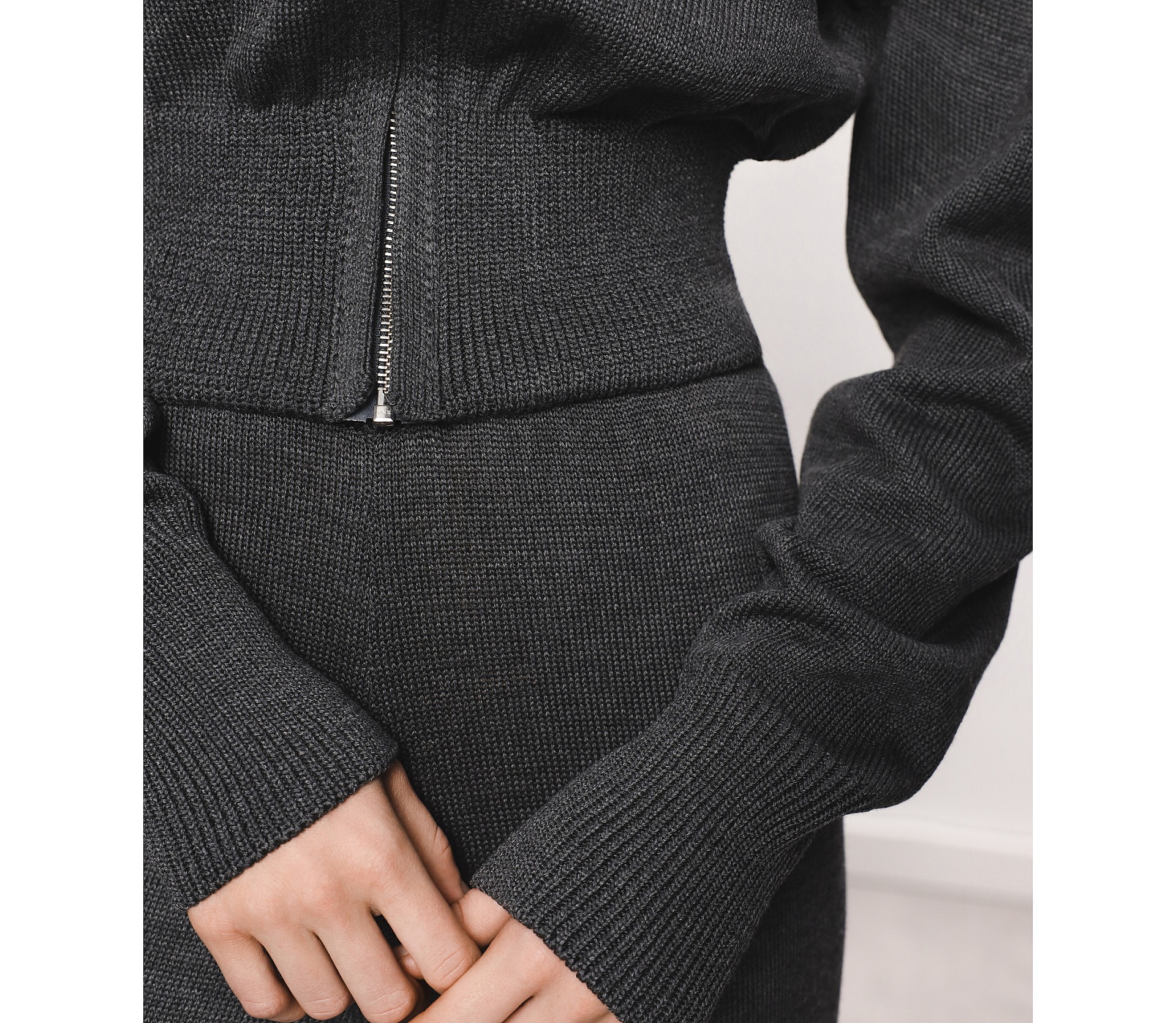 ДЖЕМПЕР З БЛИСКАВКОЮ