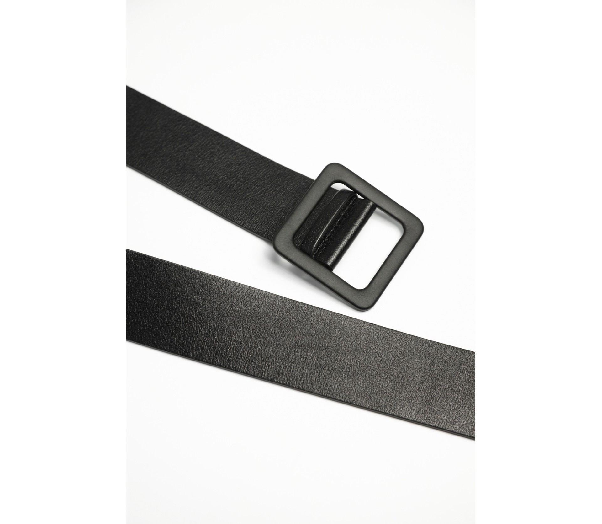 РЕМІНЬ З КВАДРАТНОЮ ПРЯЖКОЮ