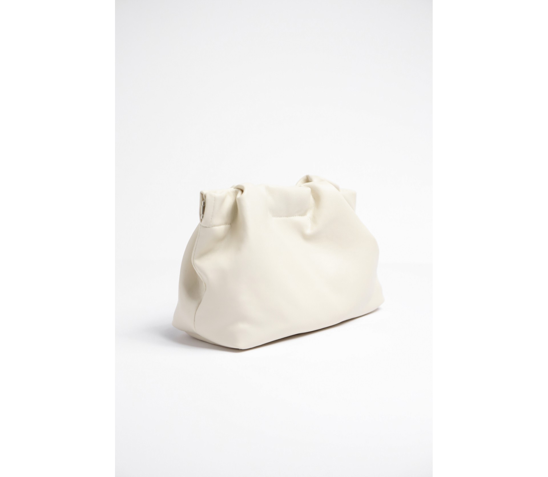 КЛАТЧ ДЛЯ МАКІЯЖУ