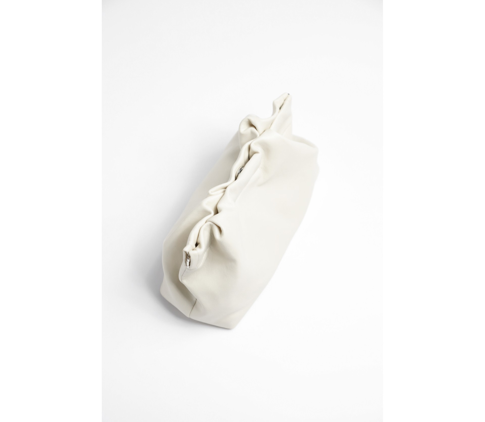 КЛАТЧ ДЛЯ МАКІЯЖУ