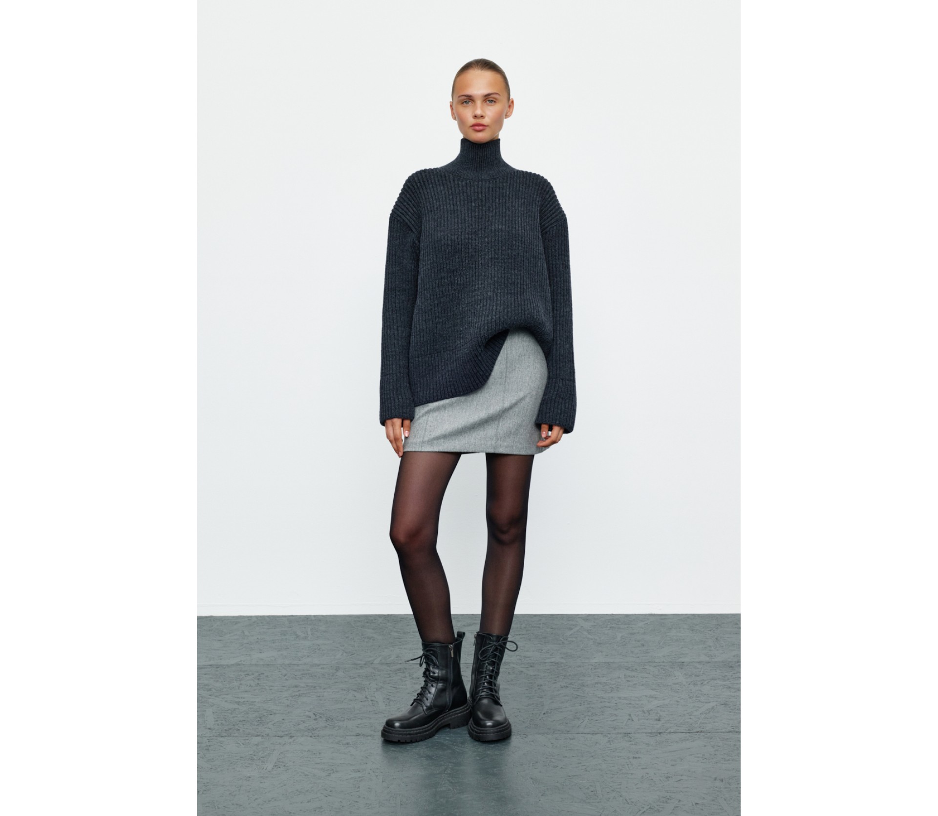 СВЕТР З ВИСОКОЮ ГОРЛОВИНОЮ