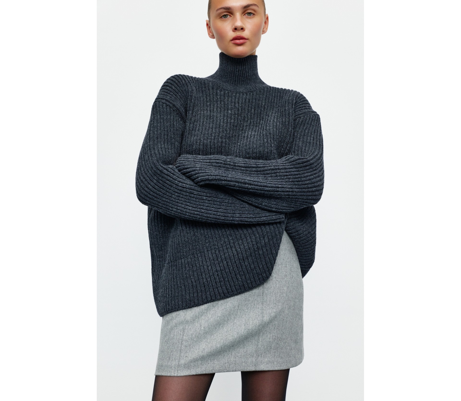 СВЕТР З ВИСОКОЮ ГОРЛОВИНОЮ