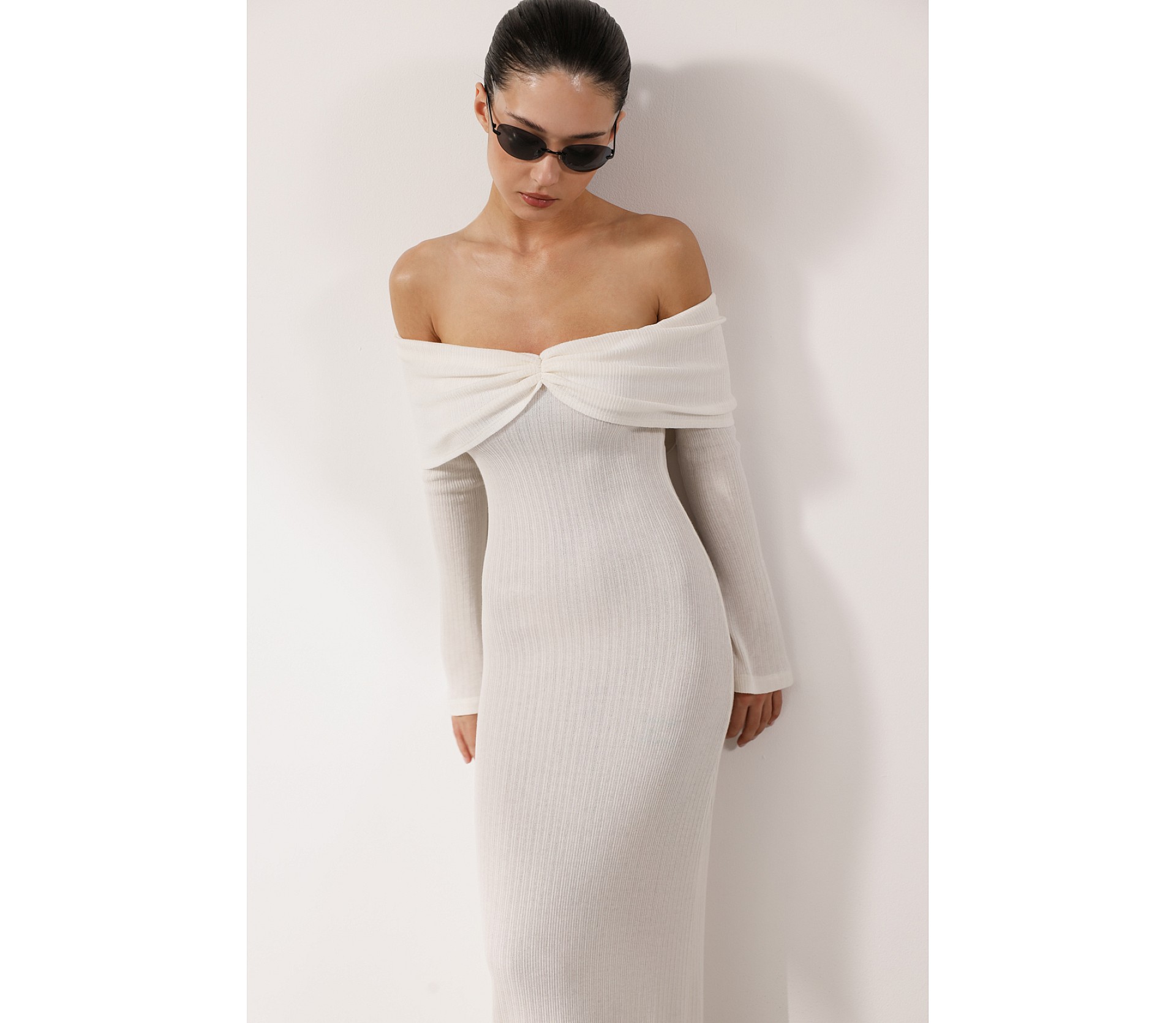 СУКНЯ МАКСІ З ВІДКРИТИМИ ПЛЕЧИМА