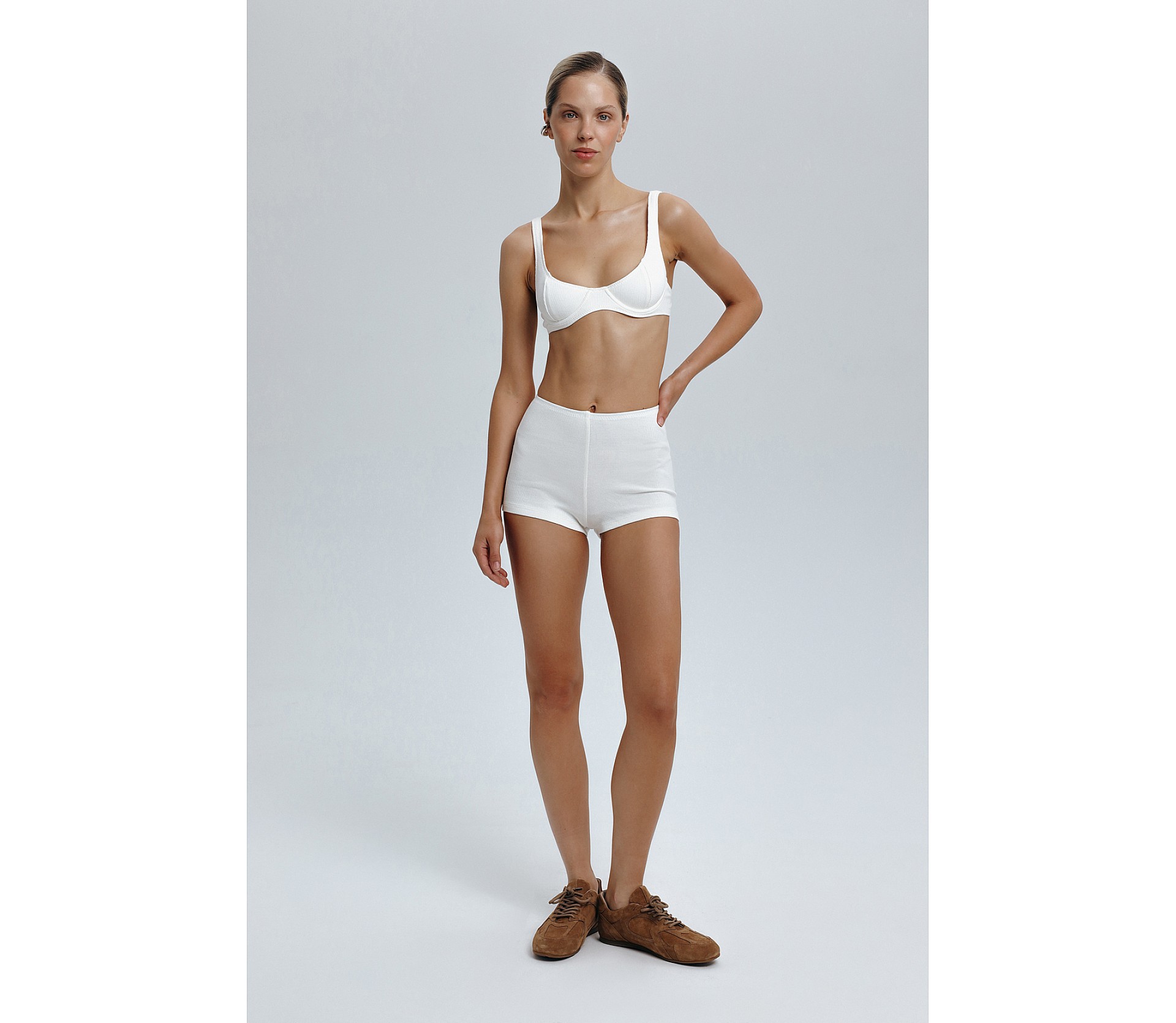 КОМПЛЕКТ ІЗ БРА ТА ШОРТІВ