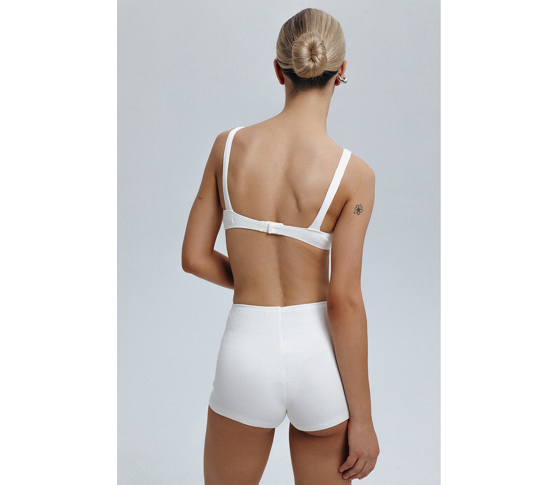 КОМПЛЕКТ ІЗ БРА ТА ШОРТІВ