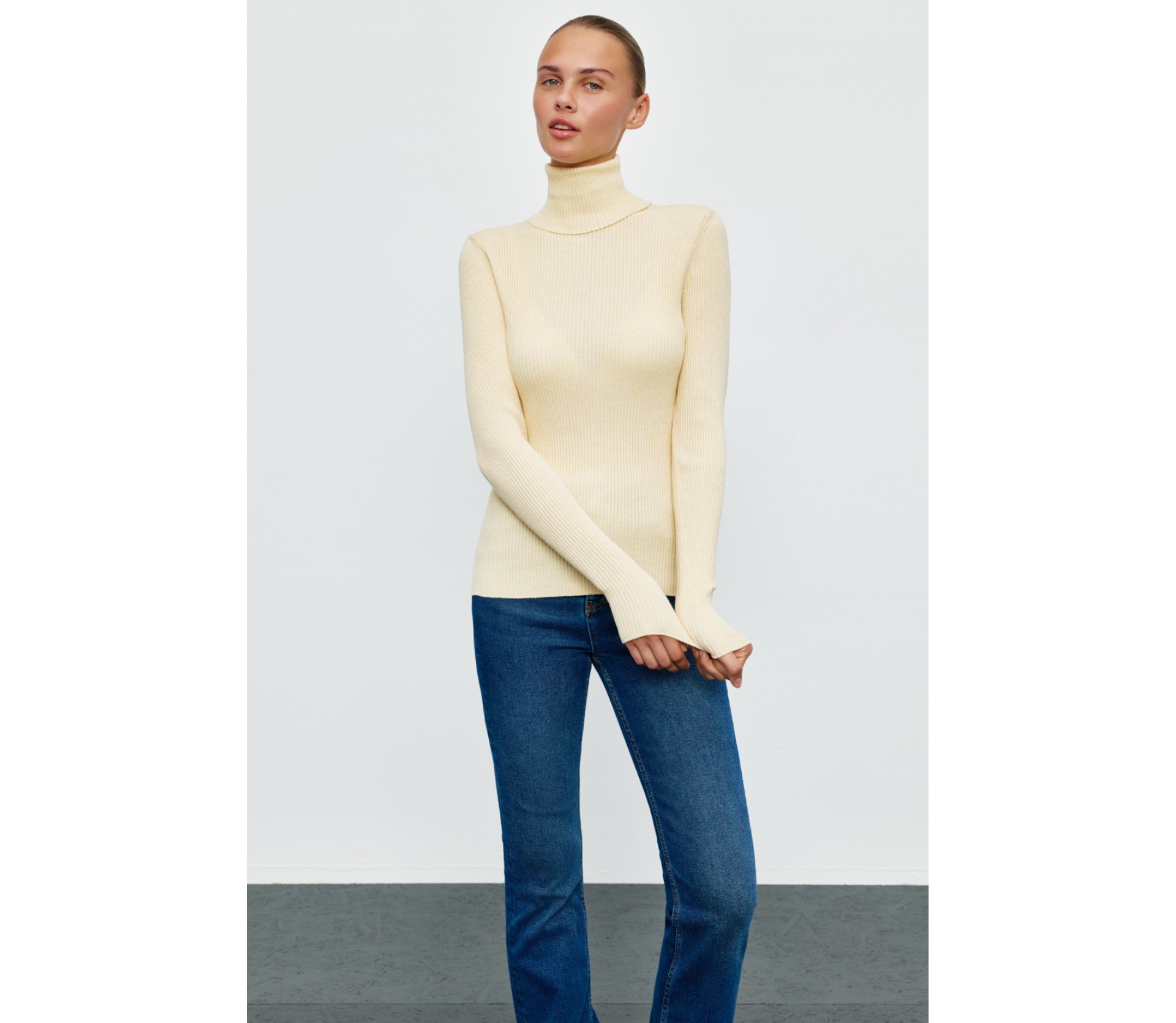 ДЖЕМПЕР З ВИСОКОЮ ГОРЛОВИНОЮ