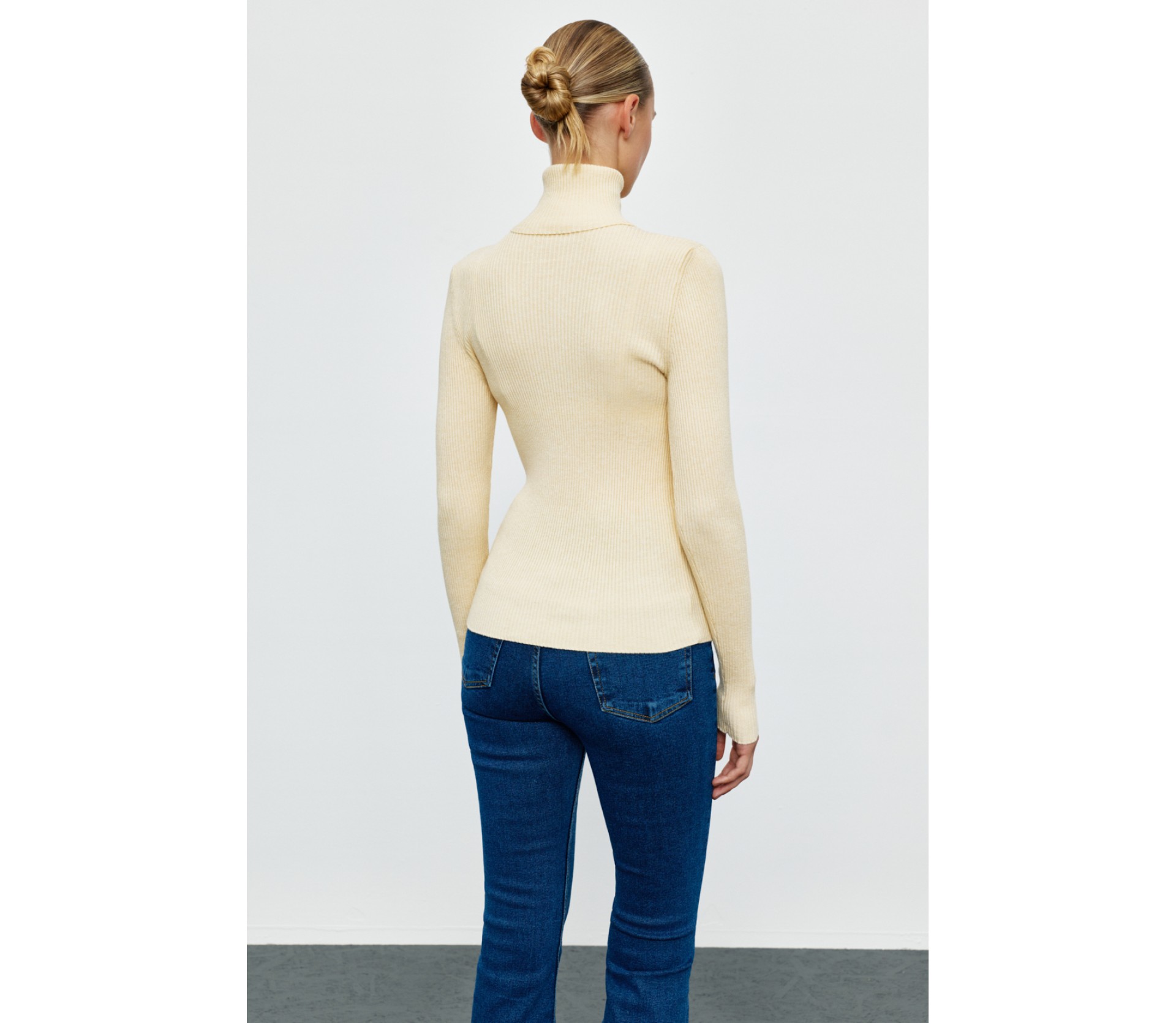 ДЖЕМПЕР З ВИСОКОЮ ГОРЛОВИНОЮ