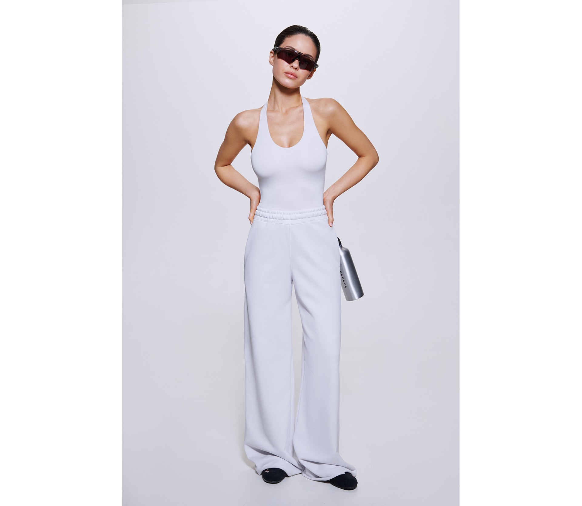 БОДІ З V-ПОДІБНИМ ВИРІЗОМ