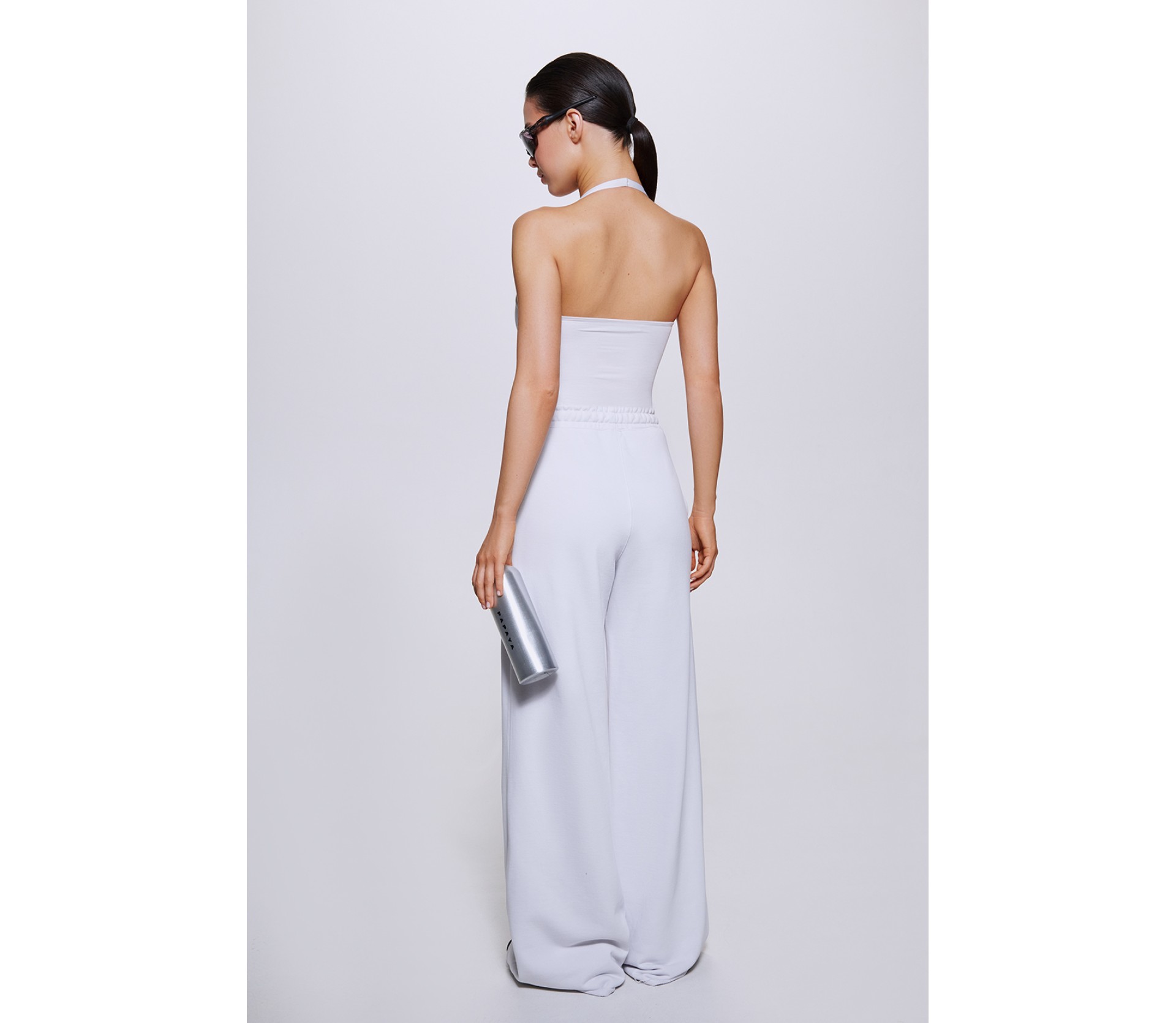 БОДІ З V-ПОДІБНИМ ВИРІЗОМ