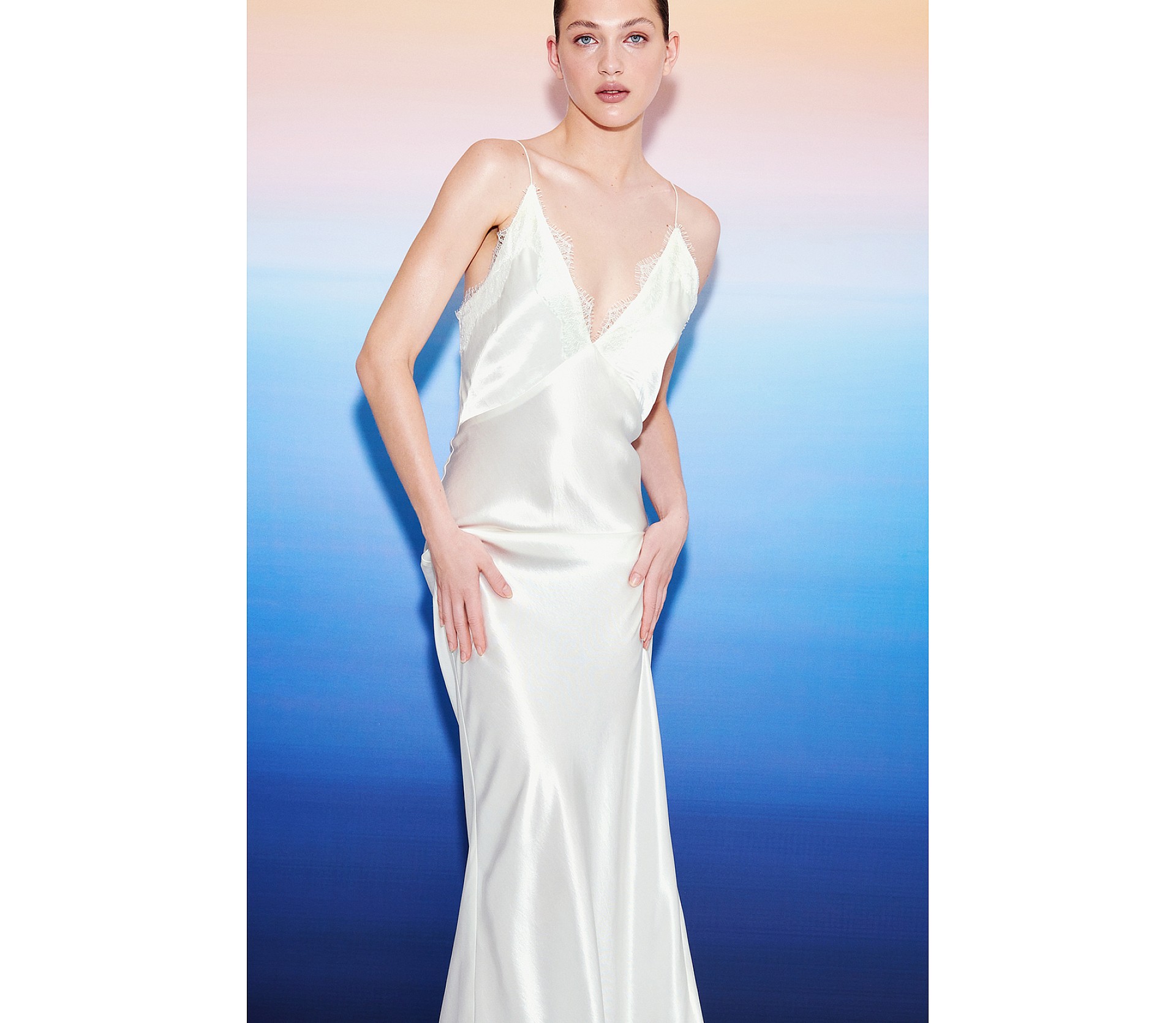 СУКНЯ САТИНОВА МАКСІ 