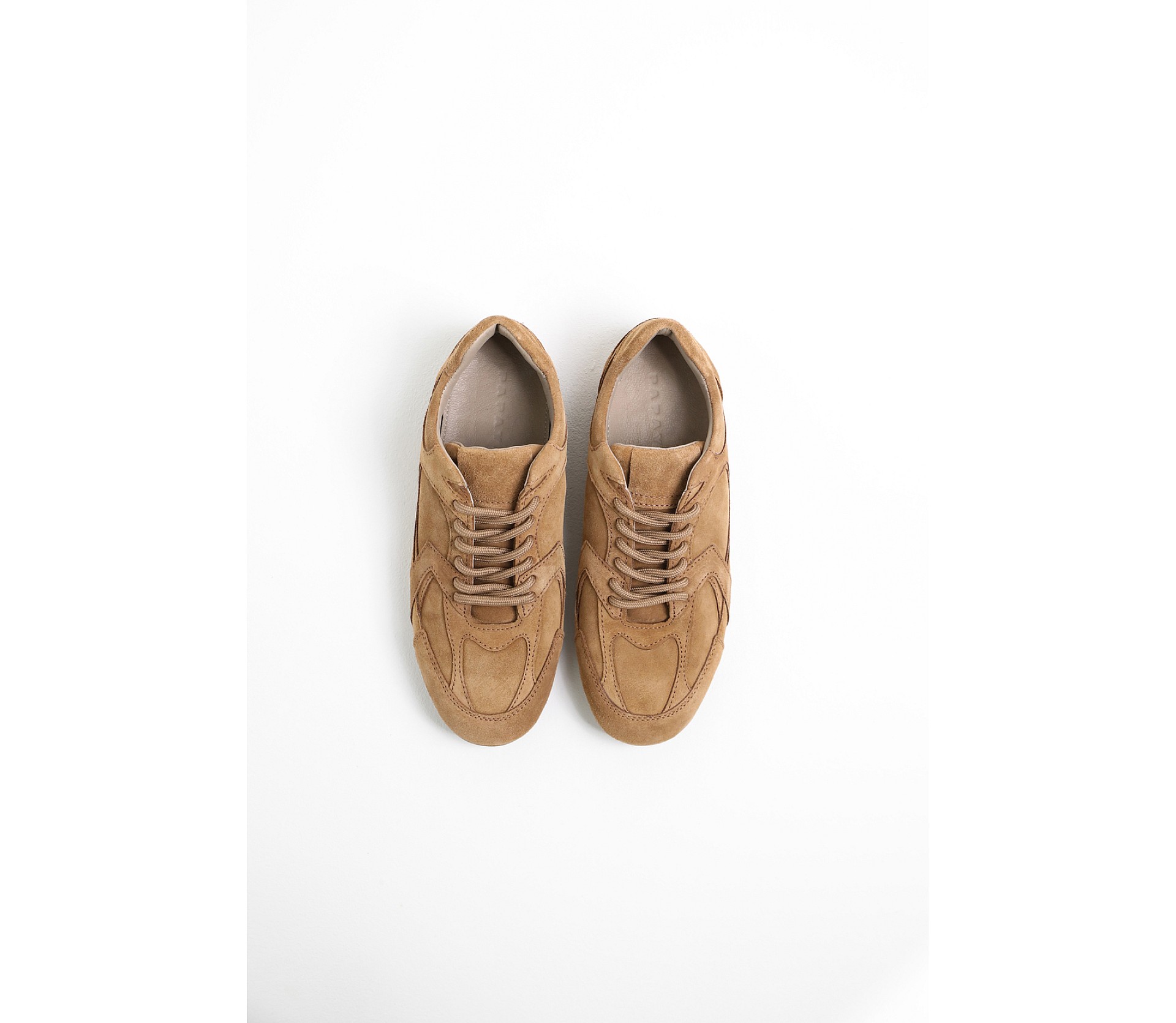 КРОСІВКИ НА ТОНКІЙ ПІДОШВІ