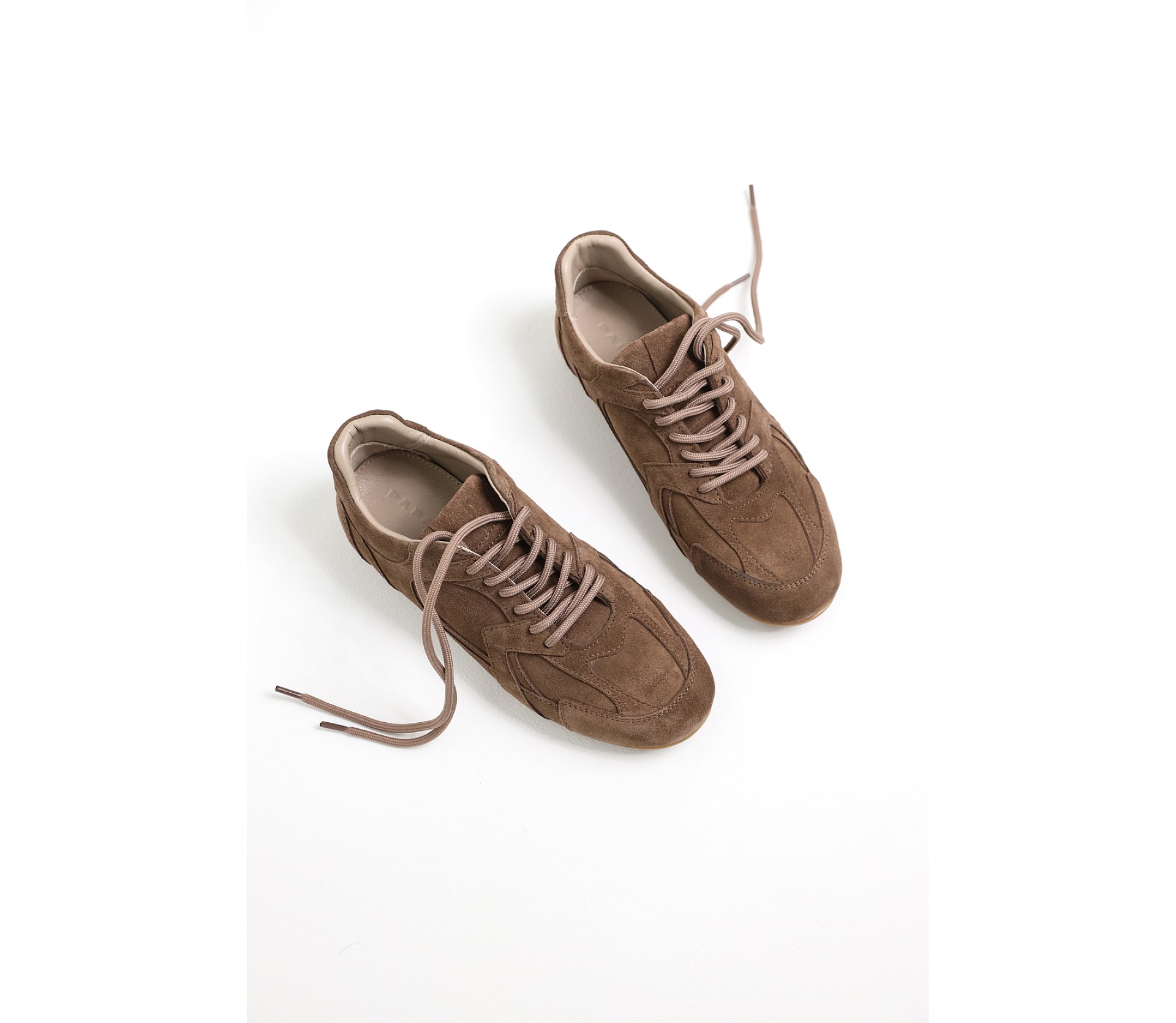 КРОСІВКИ НА ТОНКІЙ ПІДОШВІ