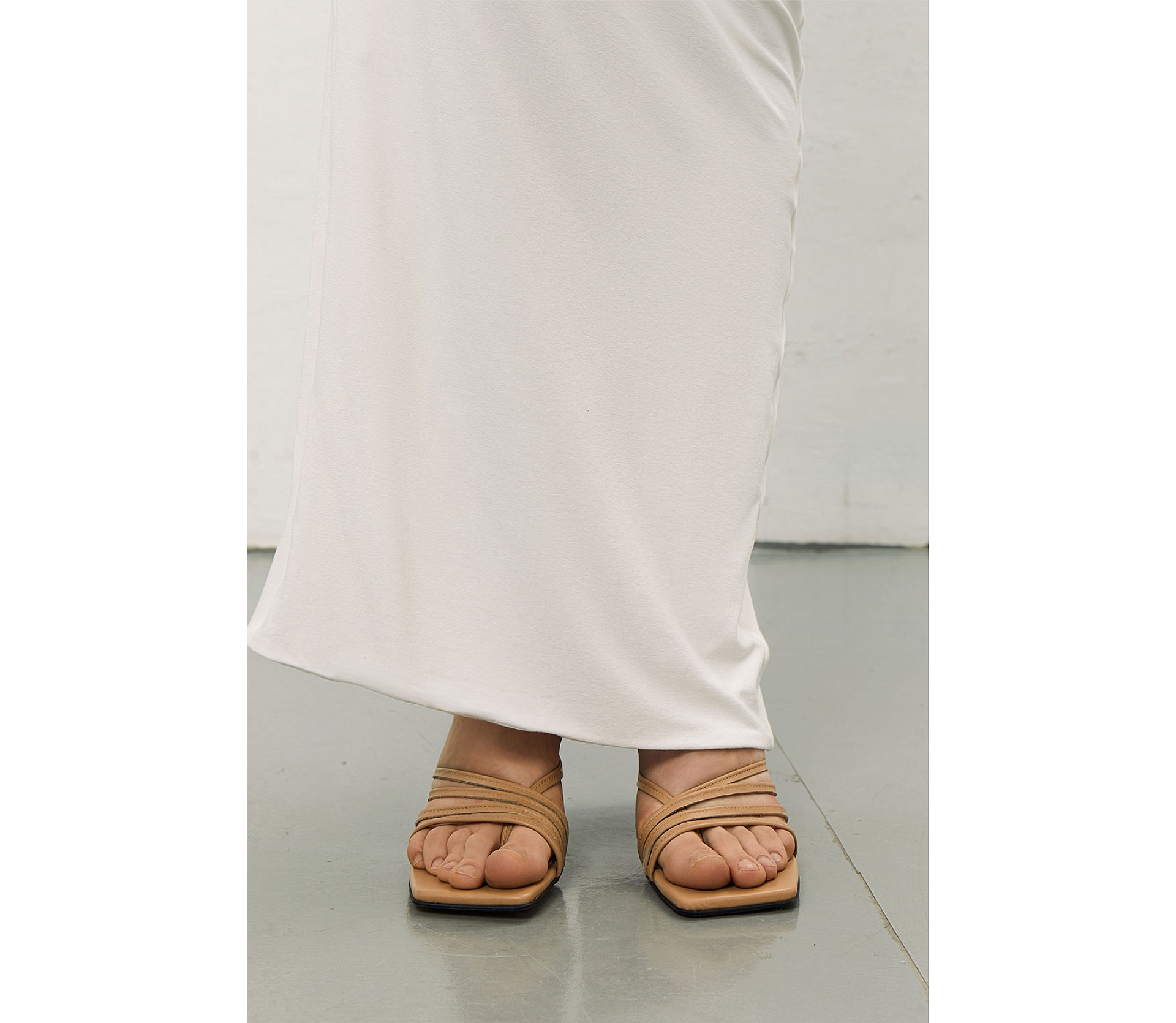 МЮЛІ З ТОНКИМИ РЕМІНЦЯМИ