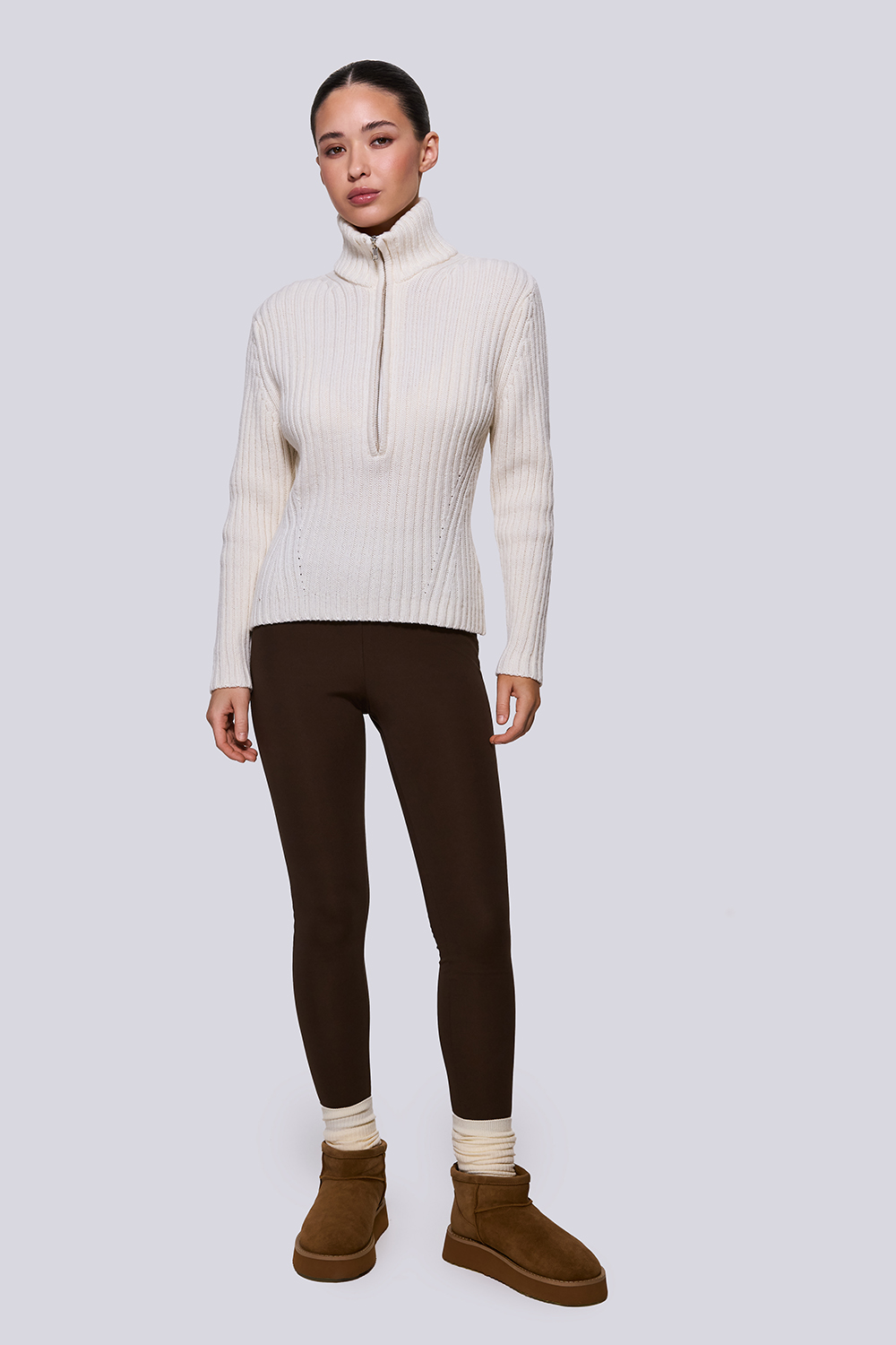 СВЕТР НА БЛИСКАВЦІ